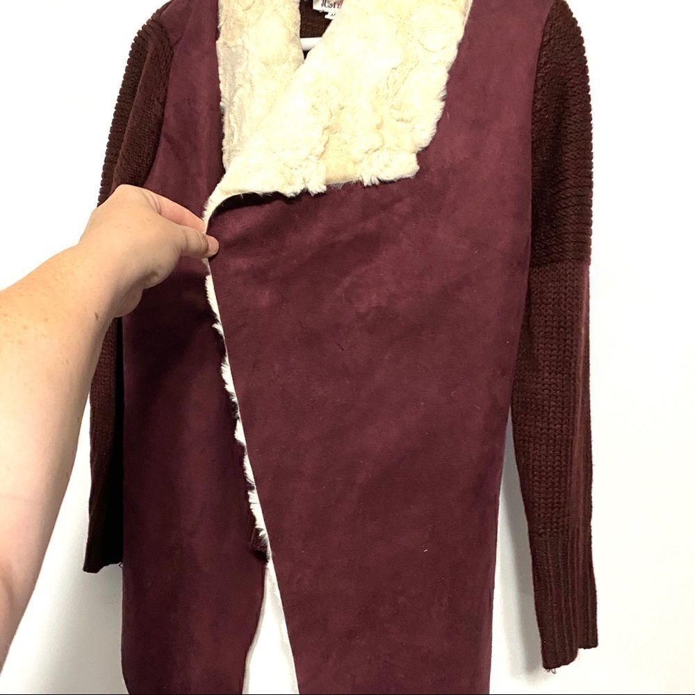 Just Fab white faux fur maroon sweater medium - Picture 5 of 8